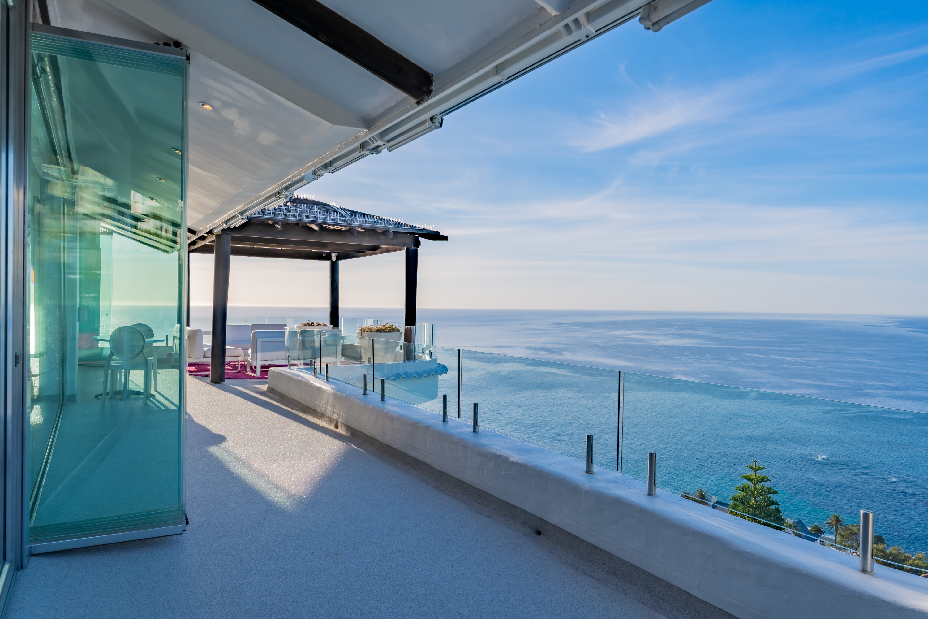 6 Bedroom Property for Sale in Bantry Bay Western Cape